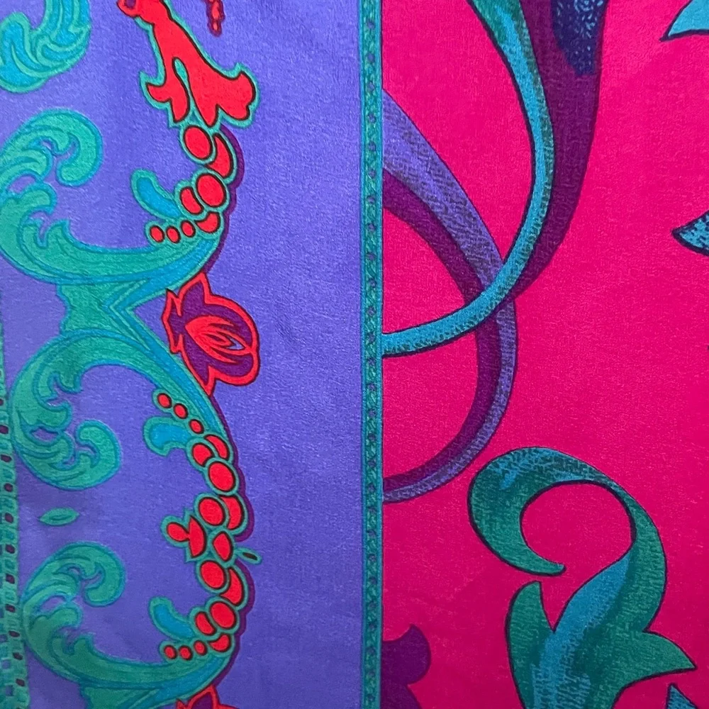 VTG L. CLAIBORNE SILK SCARF